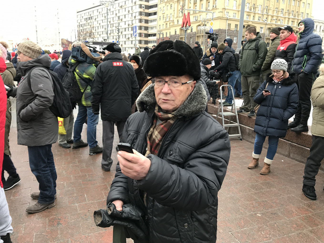 
					 “If the people want someone other than Putin then that’s how it should be,” Alexander Pavlovich, 79.					 					MT				