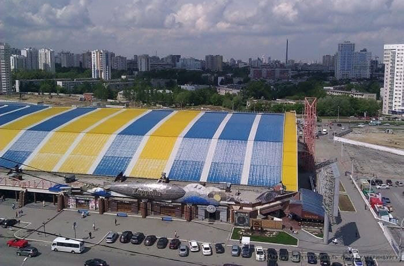 In Photos: Russians Strip Yellow and Blue From the Nation&s Streets Over Ukraine War