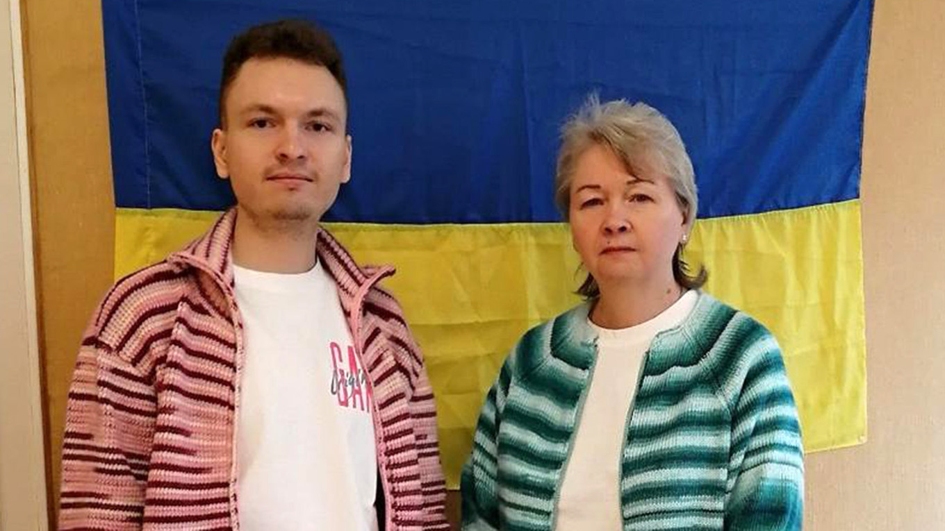 
					Nikita Belov and his mother Olga.					 					activatica.org				
