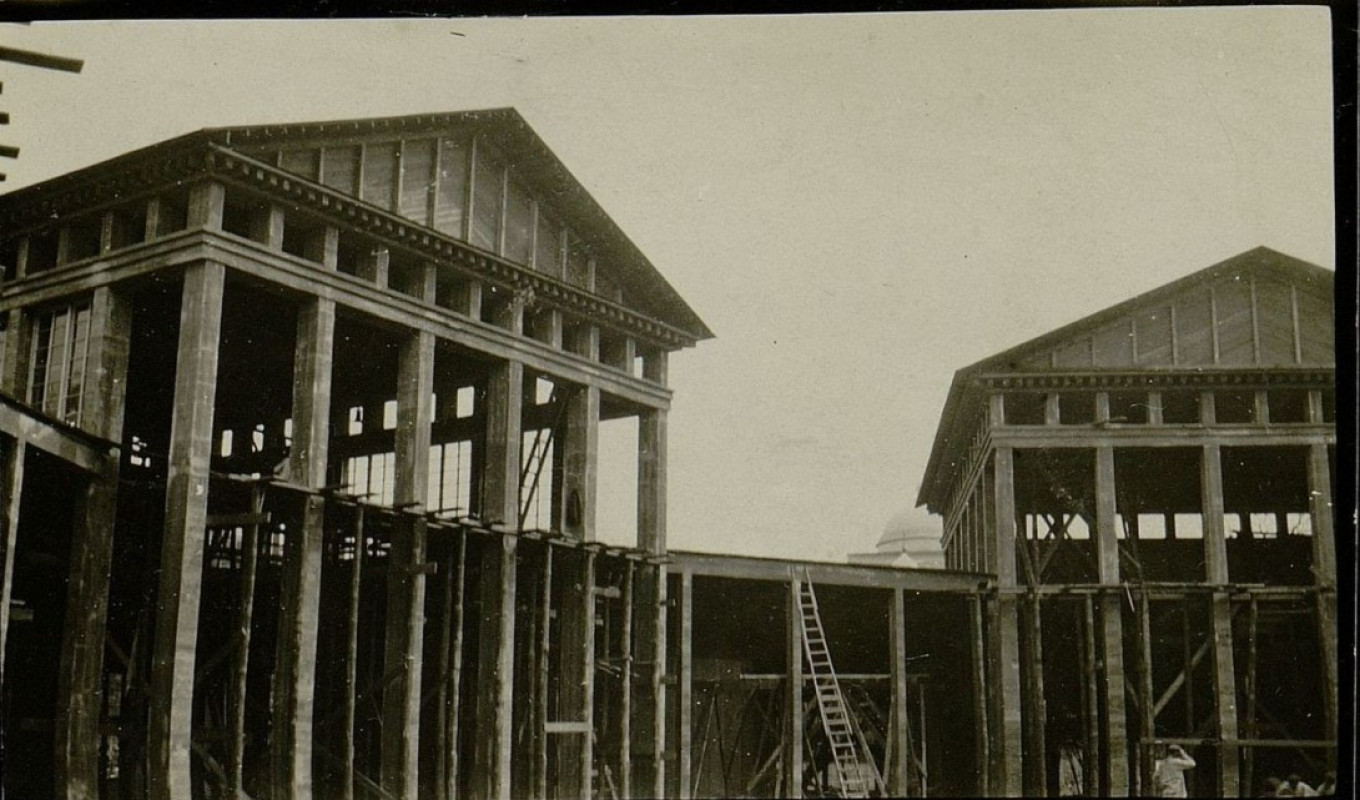 
					Machines and Tools Pavilion, view from internal courtyard, 1923					 					Garage Archive Collection (Alexei Shchusev archive)				