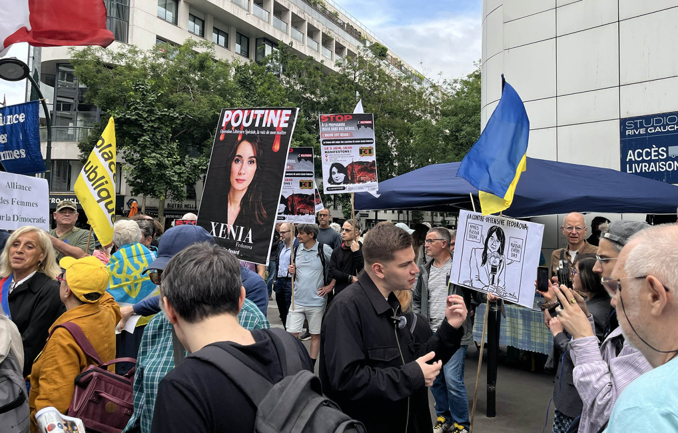 
					Protesters calling for sanctions on Ksenia Fedorova.					 					Angelina Trefilova / MT				