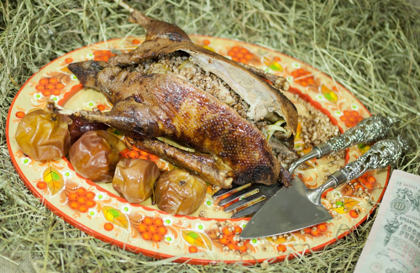 
					Roasted goose stuffed with buckwheat.					 					Courtesy of the authors				