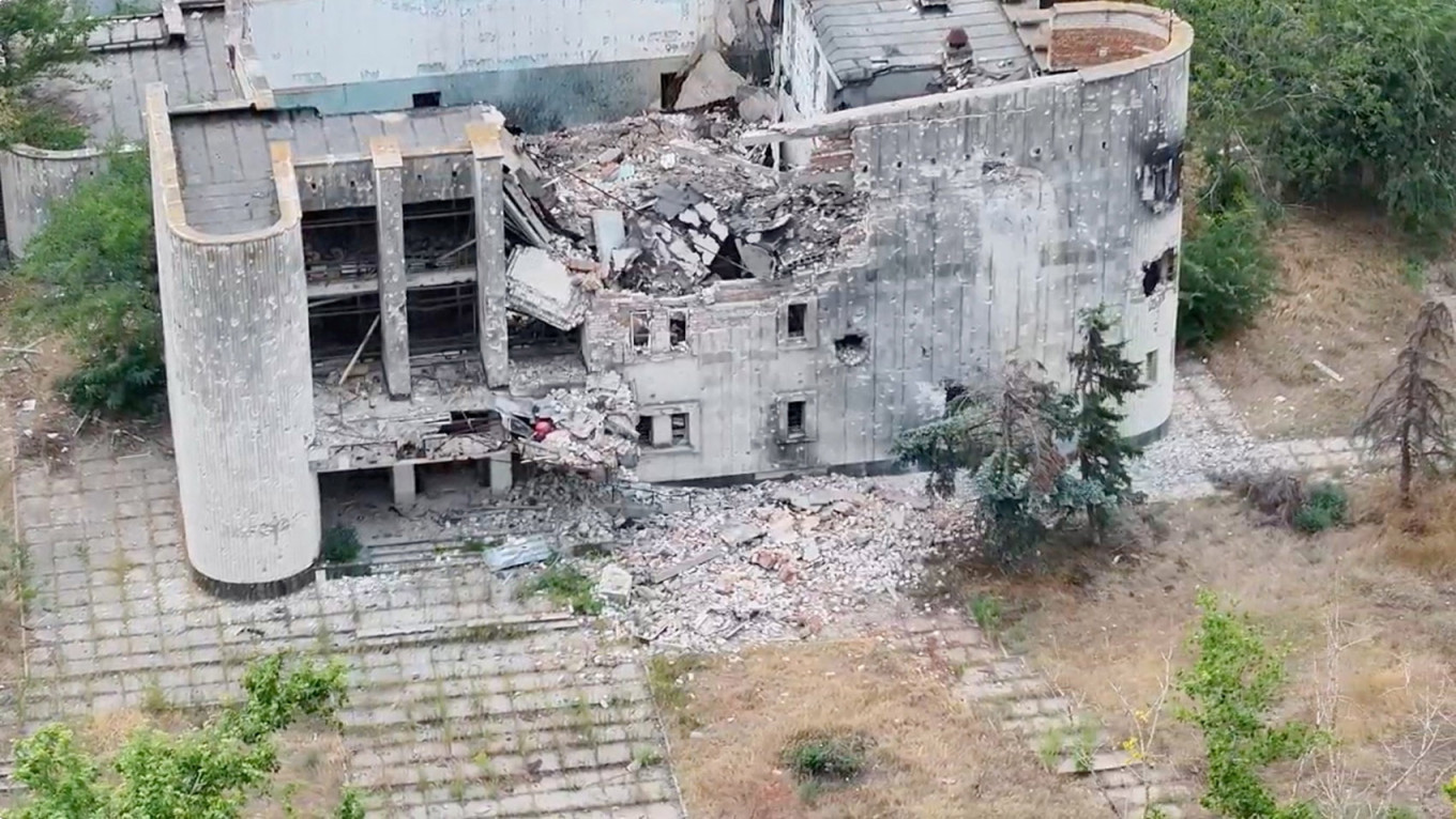 
					A destroyed building in Oleshky.					 					34th Separate Marine Brigade "Borysfen" / Reuters				