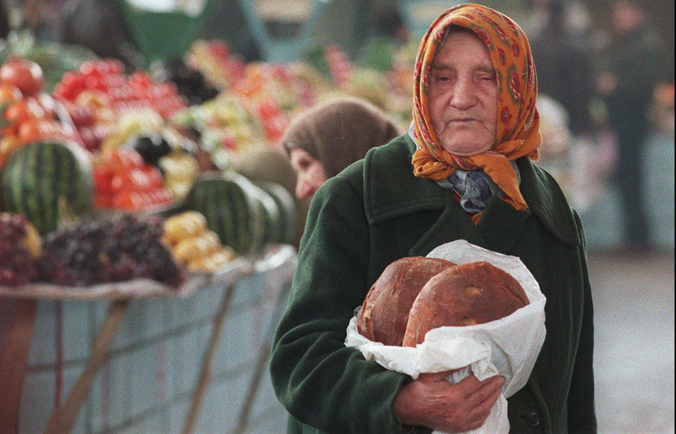 Poor Russian Families Berate a Store Owner for Handing Out ...