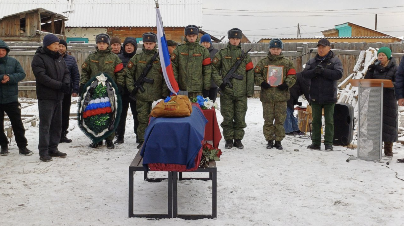 
					The memorial service for Lama Bair Darmaev in Poselye, republic of Buryatia.					 					Ivolginskiy district administration / VKontakte				