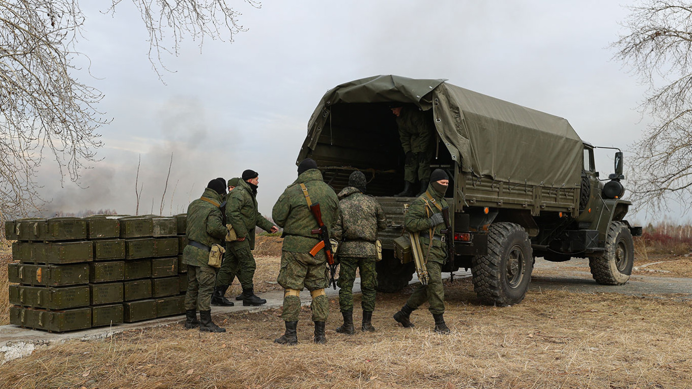 
					Mobilized reservists of the Russian Army undergo combat training.					 					Donat Sorokin / TASS				