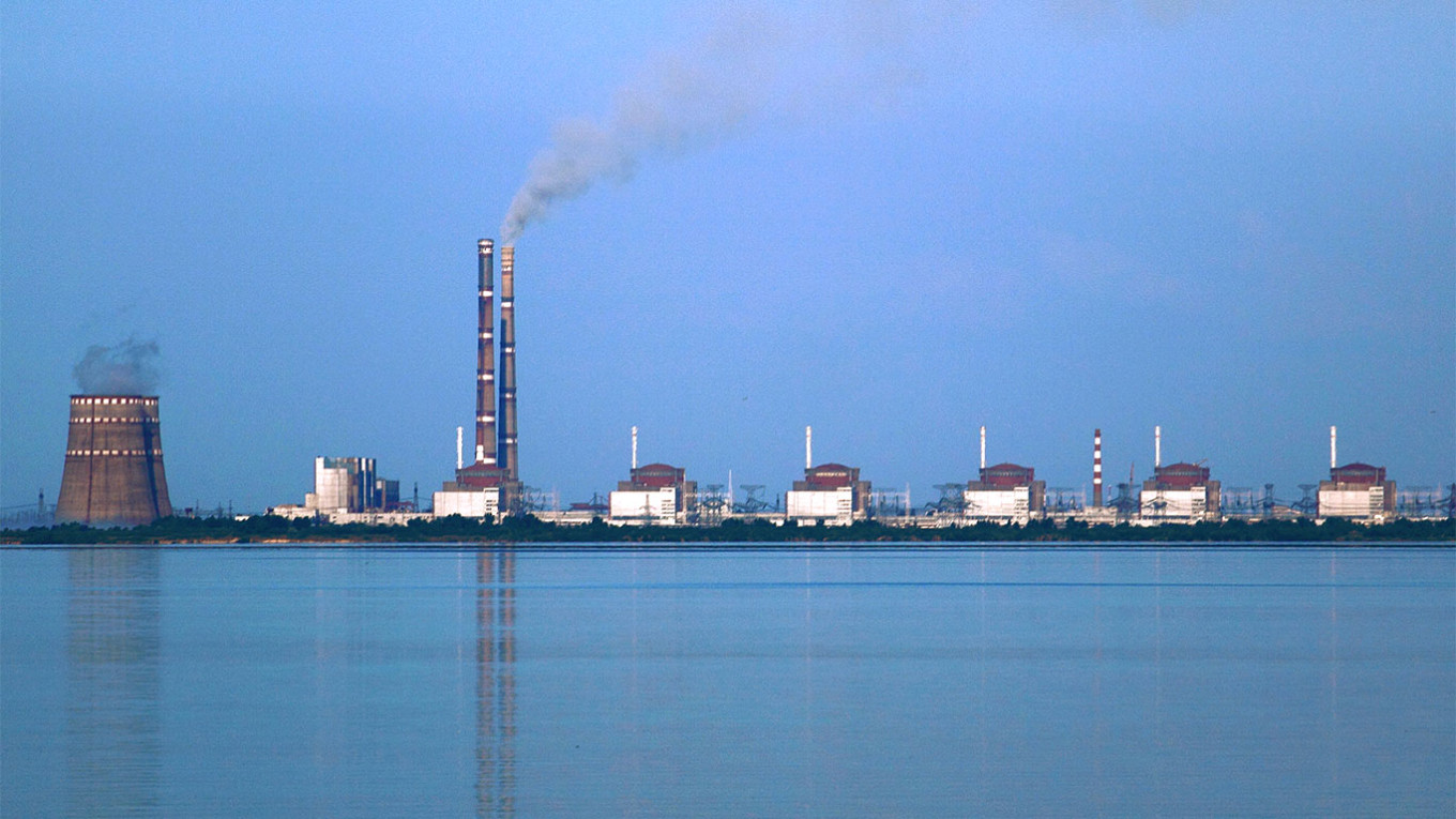 
					Zaporizhzhia Nuclear Power Plant.					 					Ralf1969 (CC BY-SA 3.0)				