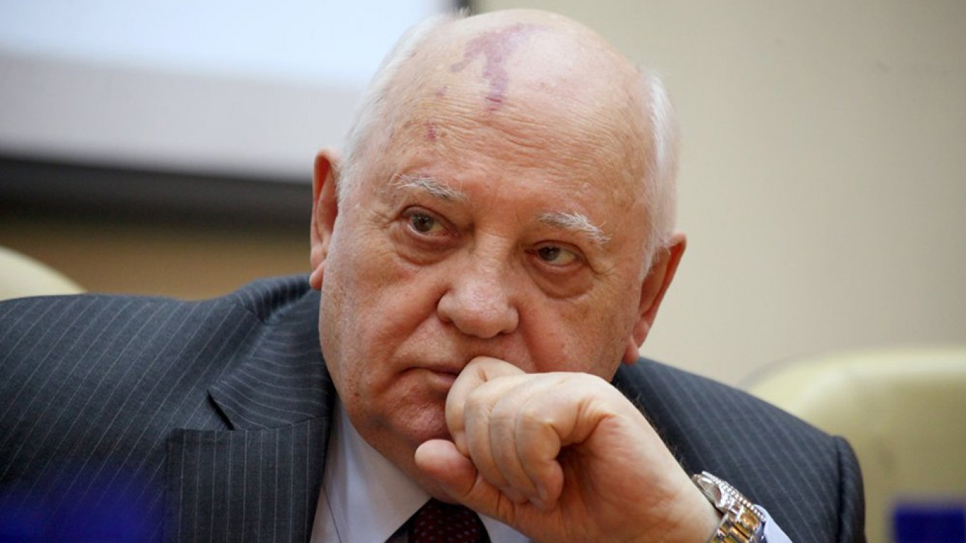 Gorbachev Backs Belarus Opposition Protesters The Moscow