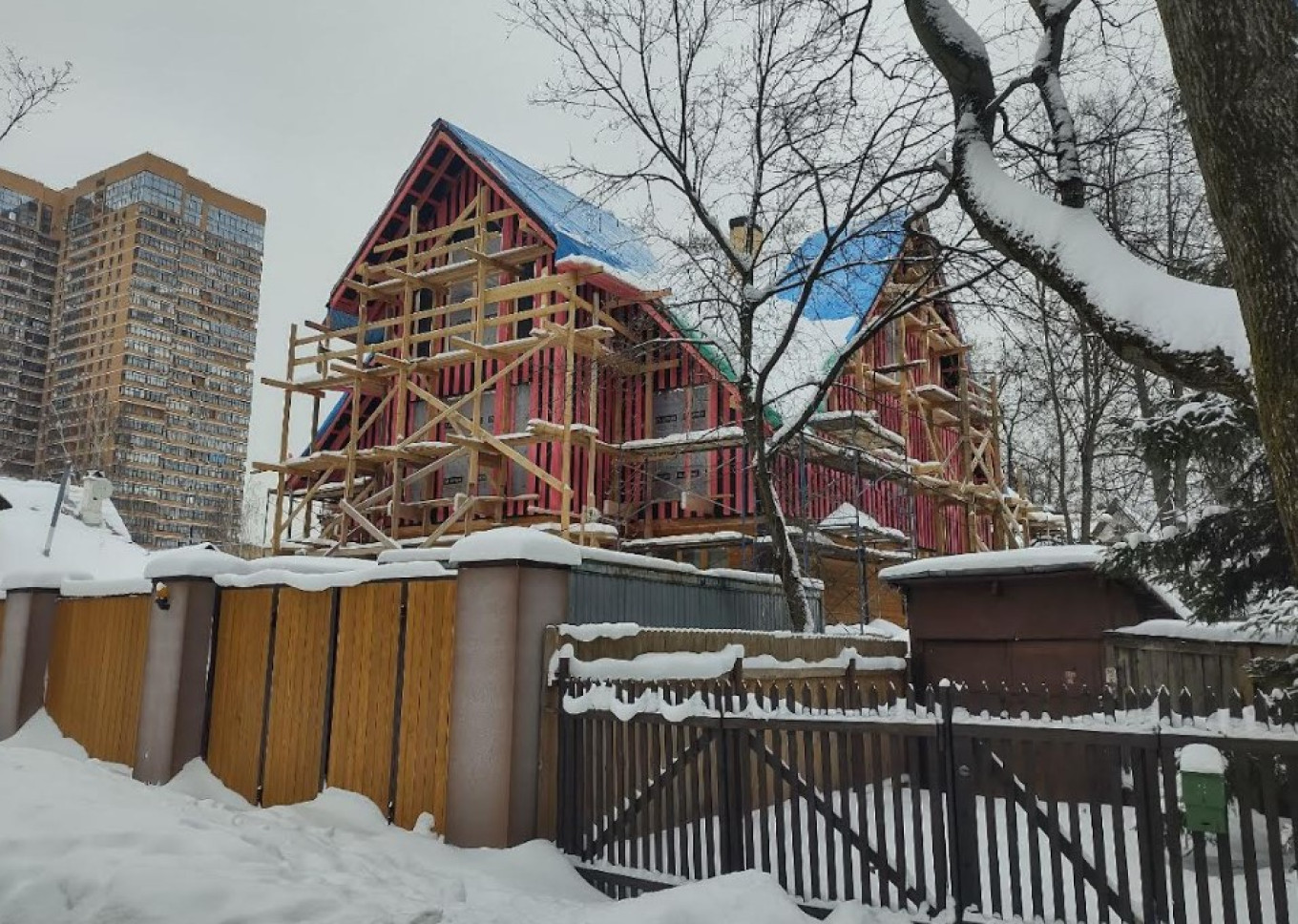 
					New construction in Sokol					 					Courtesy of Anton Belyaev				