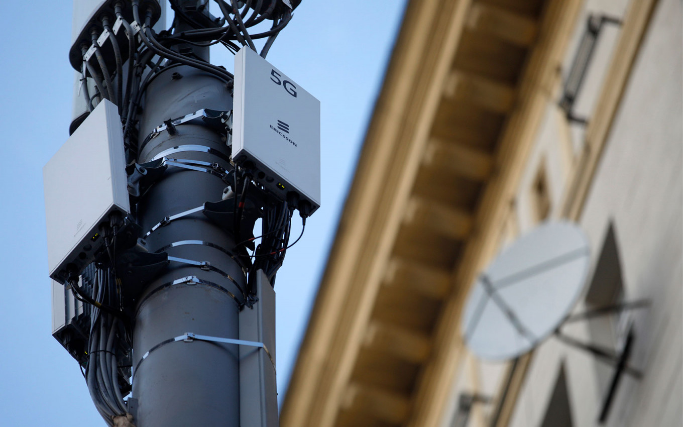 
					A 5G cell tower in Tverskaya Street in Moscow.					 					Mikahil Pochuyev / TASS				