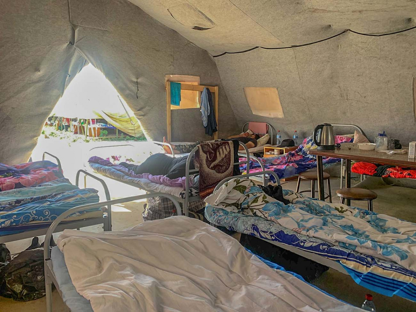 
					Rights groups worry that cramped living situations and a lack of medical care could exacerbate the spread of the coronavirus.					 					Evan Gershkovich / MT				