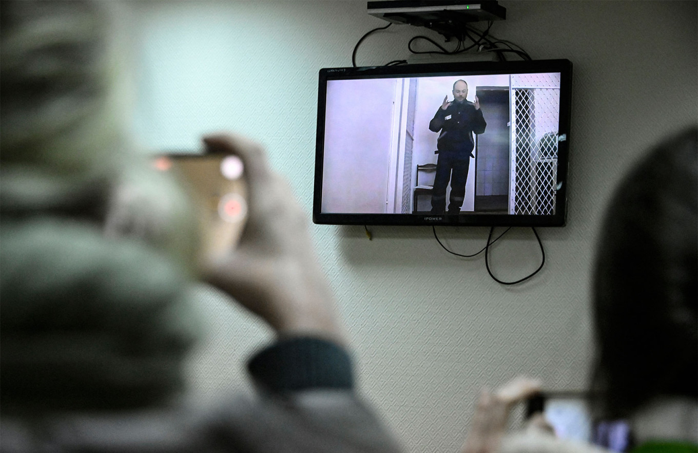 
					Kara-Murza appearing at a court hearing via video link from prison.					 					Alexander Nemenov / AFP				