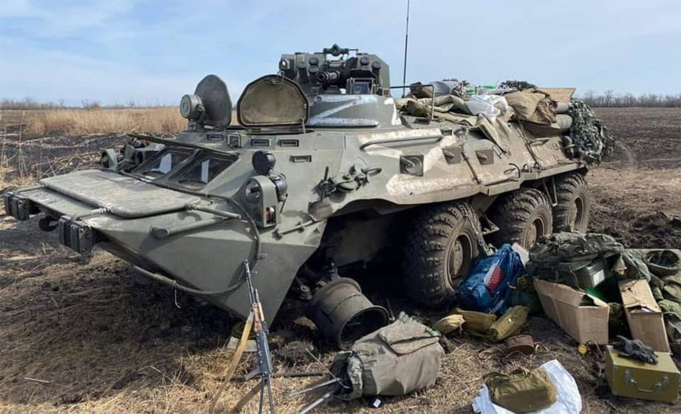  A destroyed Russian military vehicle in Ukraine. armyinform.com.ua (CC BY 4.0) 