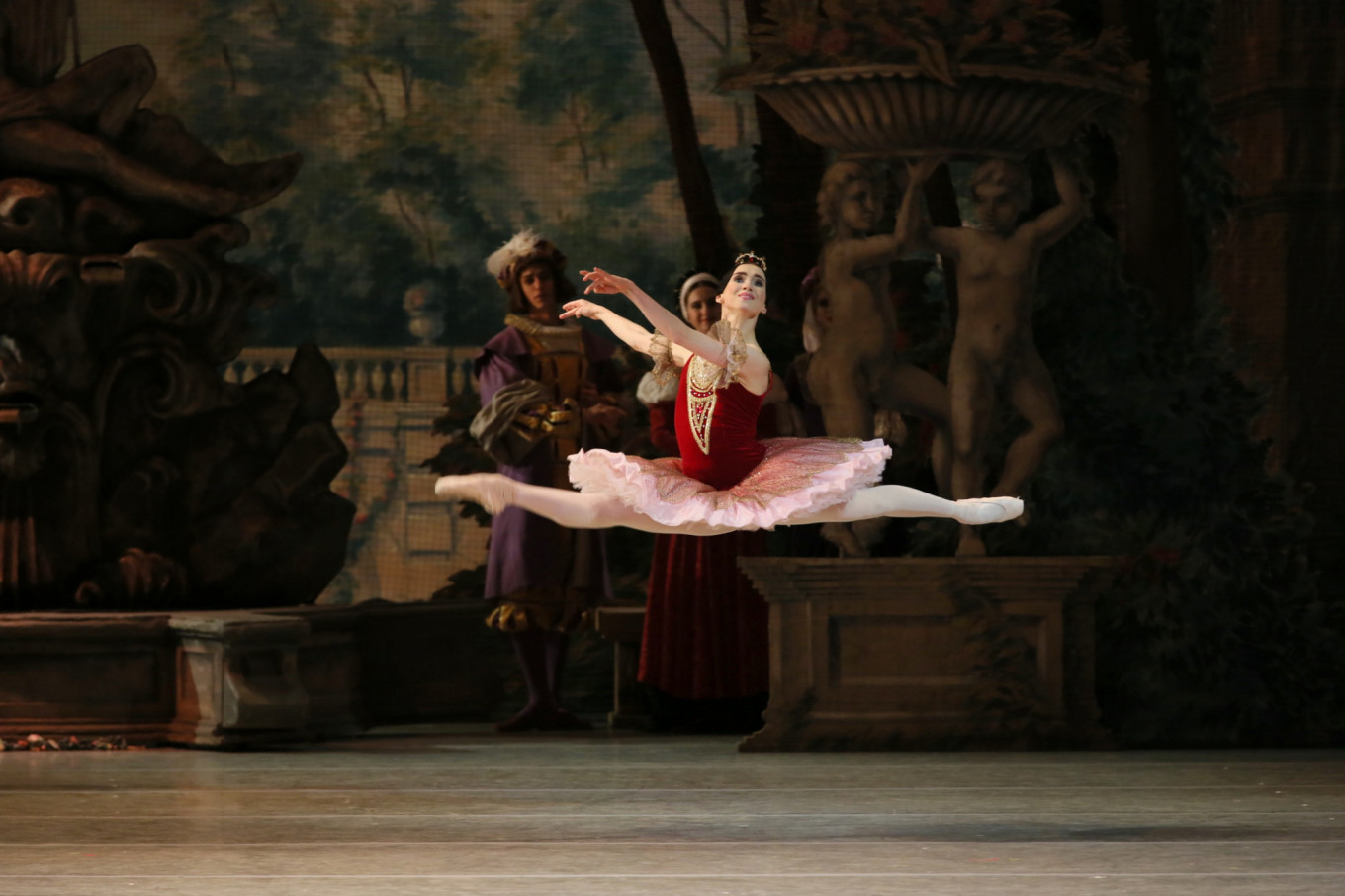 
										 					Natasha Razina for the State Academic Mariinsky Theater				