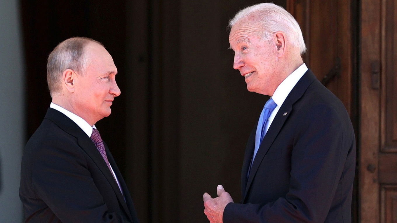 Biden, Putin Emphasize Diplomacy Ahead of Call Over Ukraine Crisis - The Moscow Times