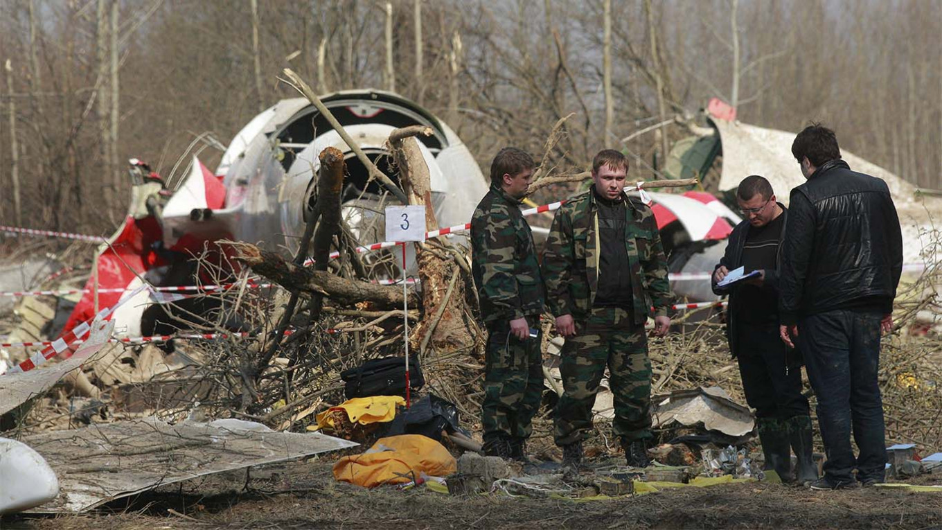 Poland Seeks Russian Air Traffic Controllers' Arrest Over Fatal 2010 Presidential Crash - The Moscow Times