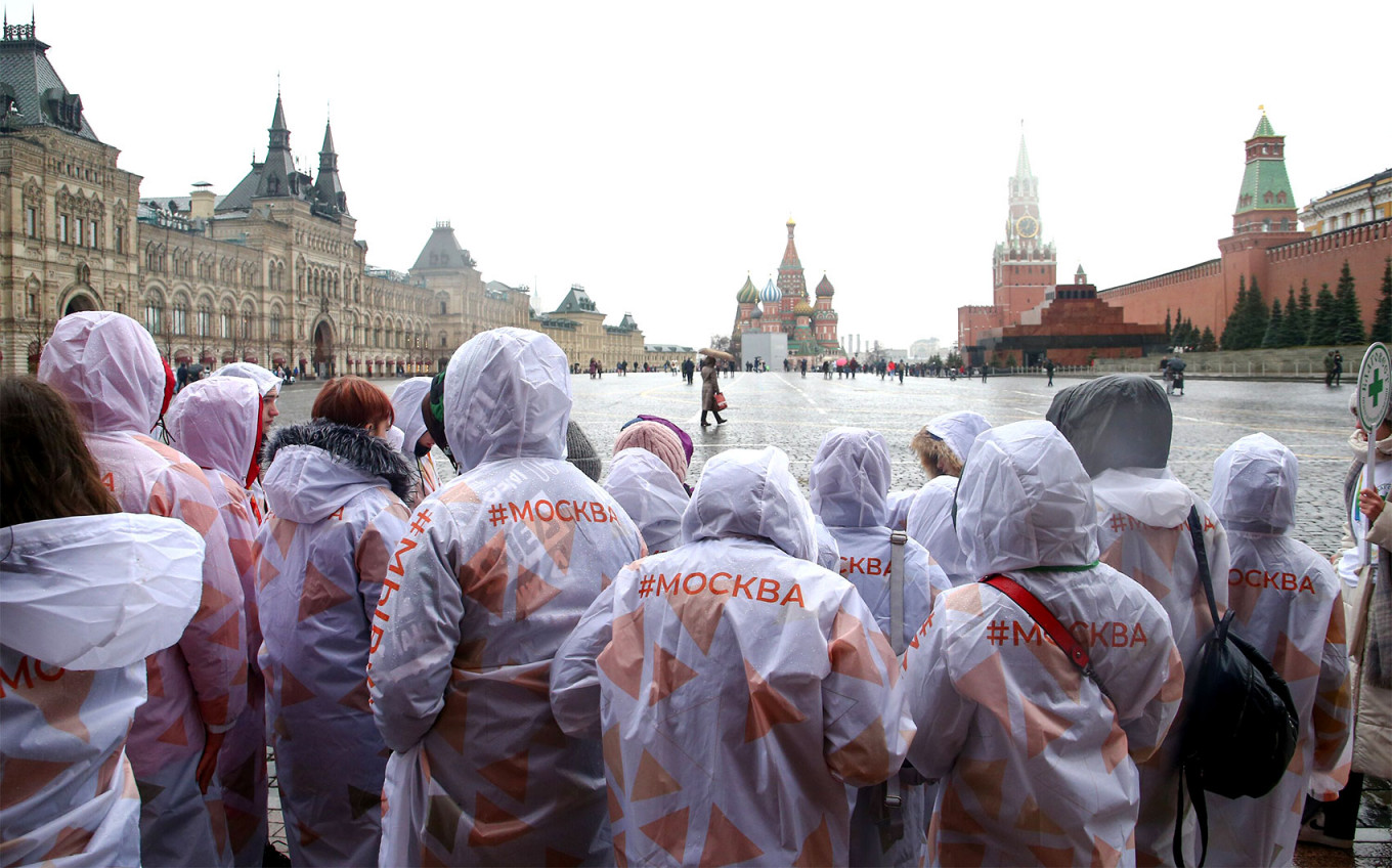 
					Schoolchildren from the Donbas in Moscow.					 					Sergei Vedyashkin / Moskva News Agency				