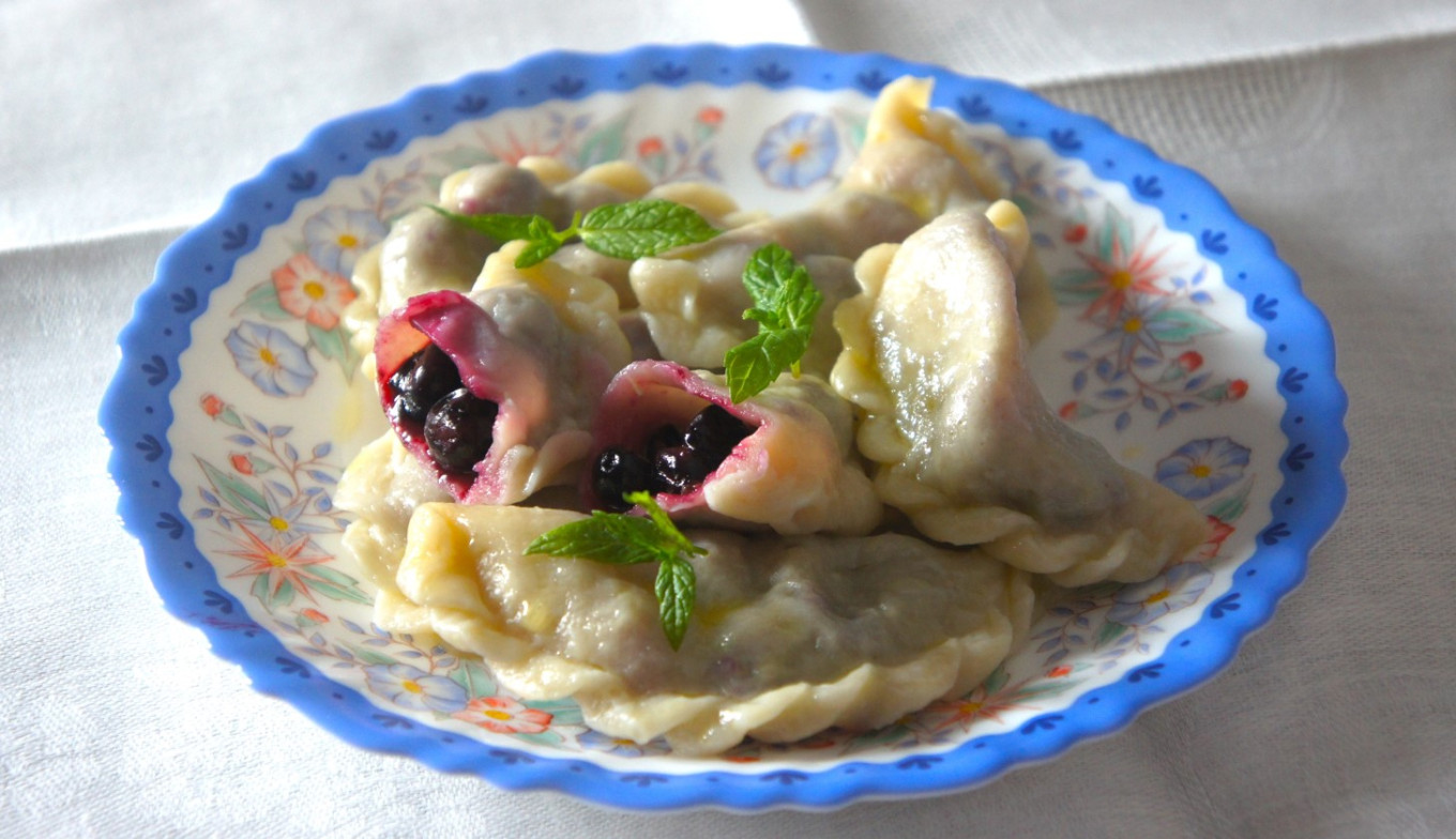 
					Vareniki with currants					 					Pavel and Olga Syutkin				