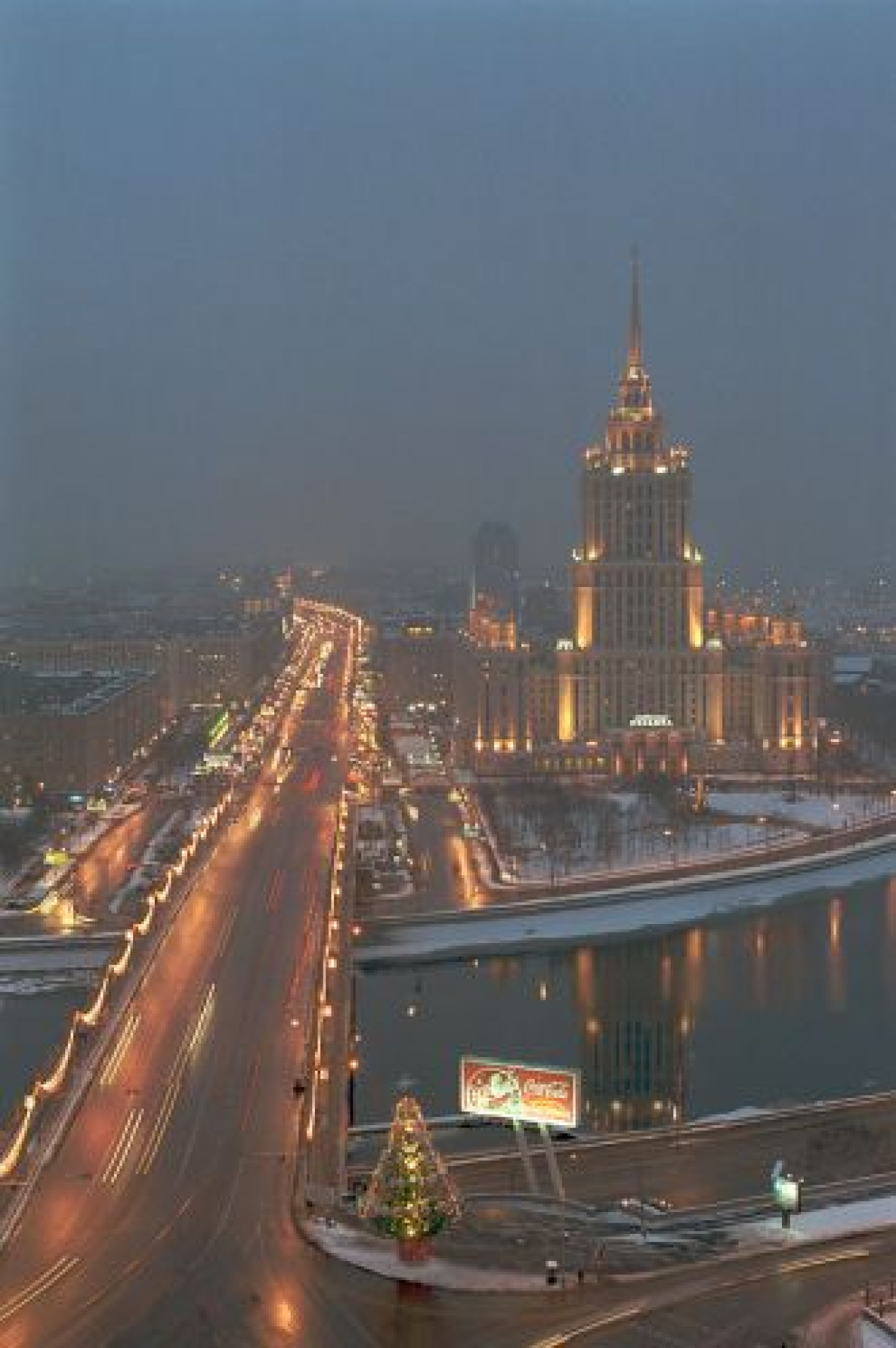 City Hall Eyes Toll Road in Moscow City Hall Eyes Toll Road in Moscow