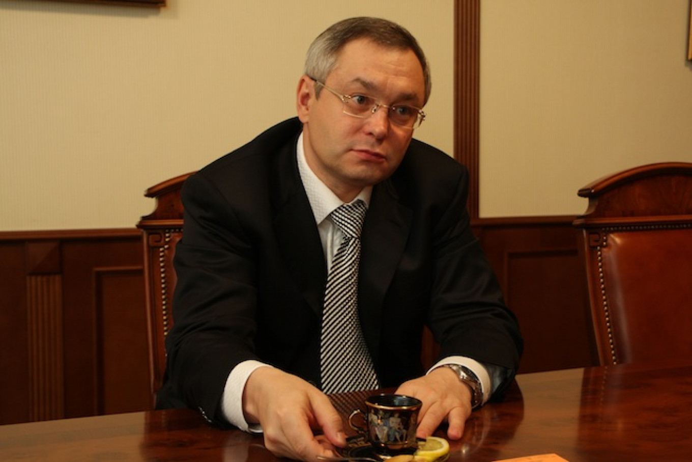 Investigators Detain Billionaire Opposition Politician Gleb Fetisov