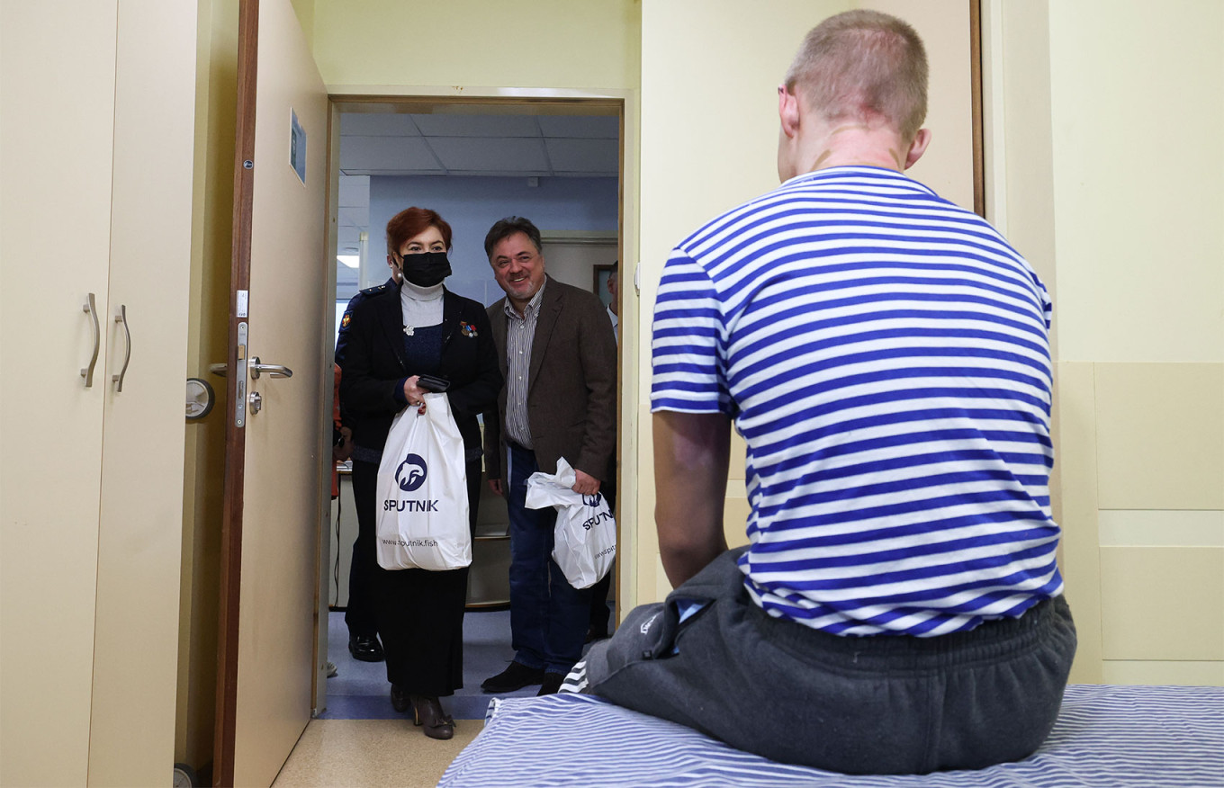 
					 A Russian soldier at Vishnevsky Central Military Clinical Hospital in Krasnogorsk, Moscow Region. 					 					Vyacheslav Prokofyev / TASS 				