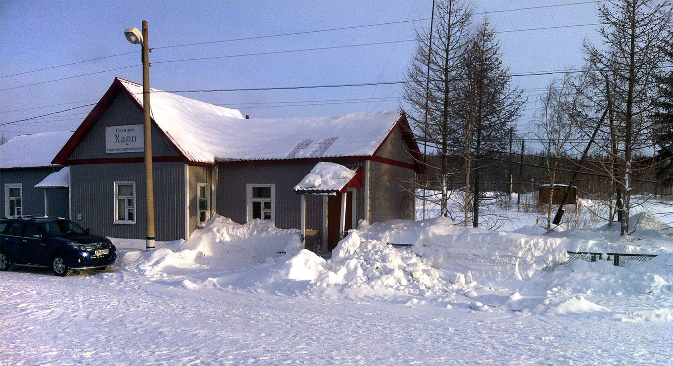 
					Kharp railroad station.					 					Vasyatka1 (CC BY-SA 4.0)				