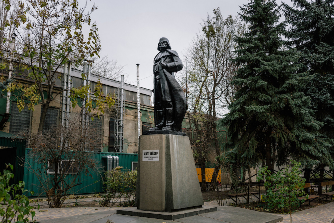 Lenin/Darth Vader di Odessa, 2015. Niels Ackermann / Lundi 13 / FUEL Publishing