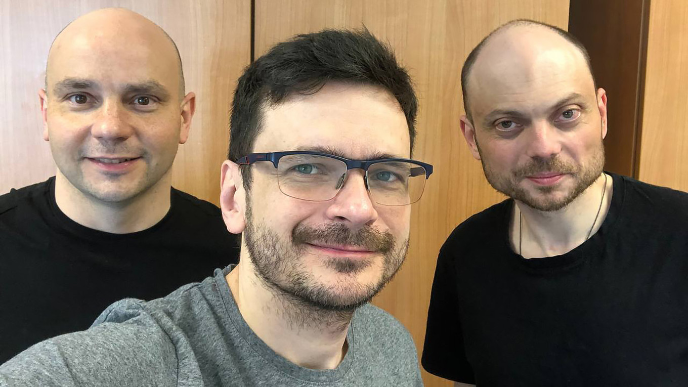 
					Andrei Pivovarov, Ilya Yashin and Vladimir Kara-Murza after release.					 					t.me/yashin_russia				