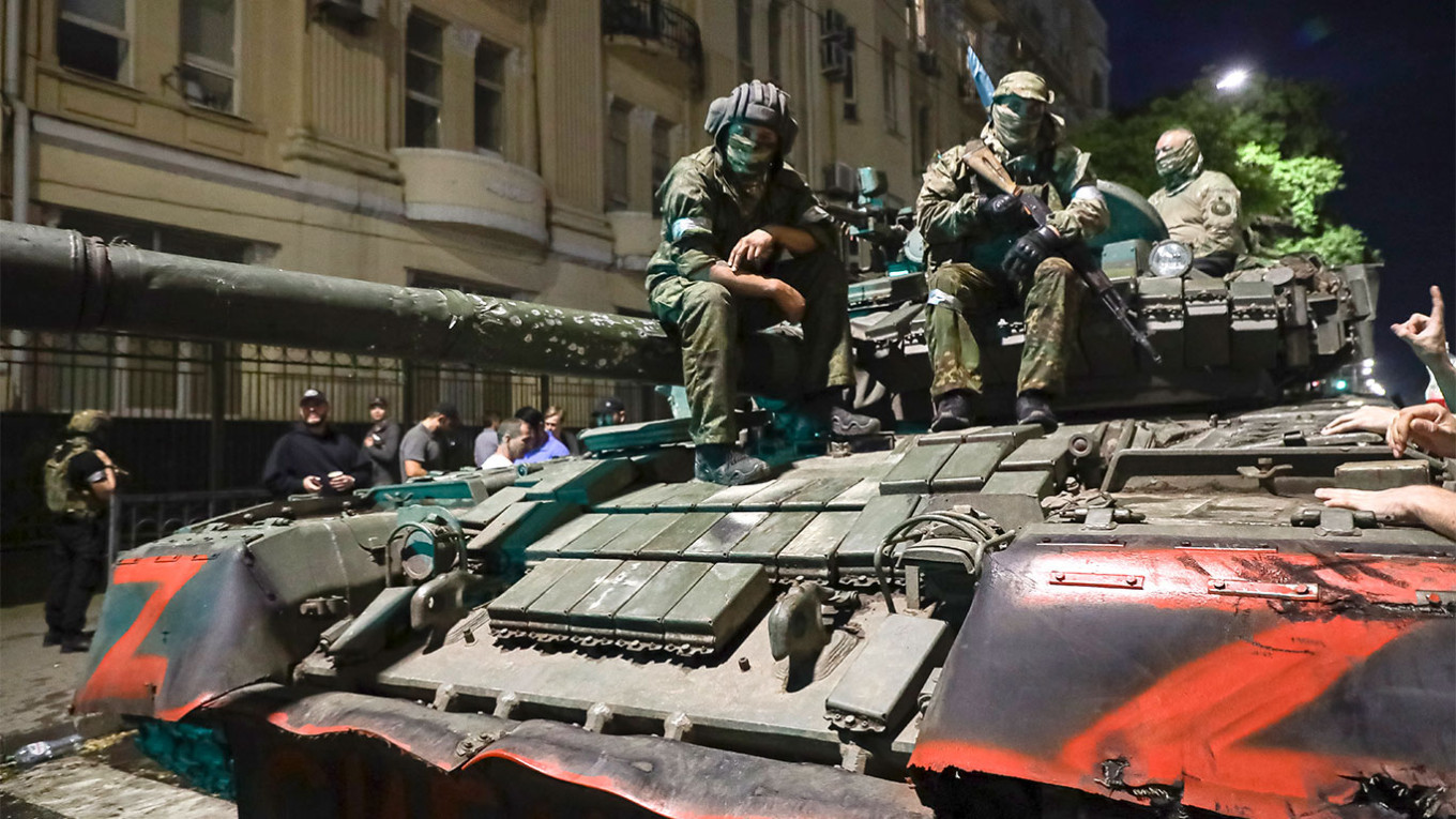 
					Wagner fighters seen during their revolt in the city of Rostov-on-Don.					 					AP / TASS				
