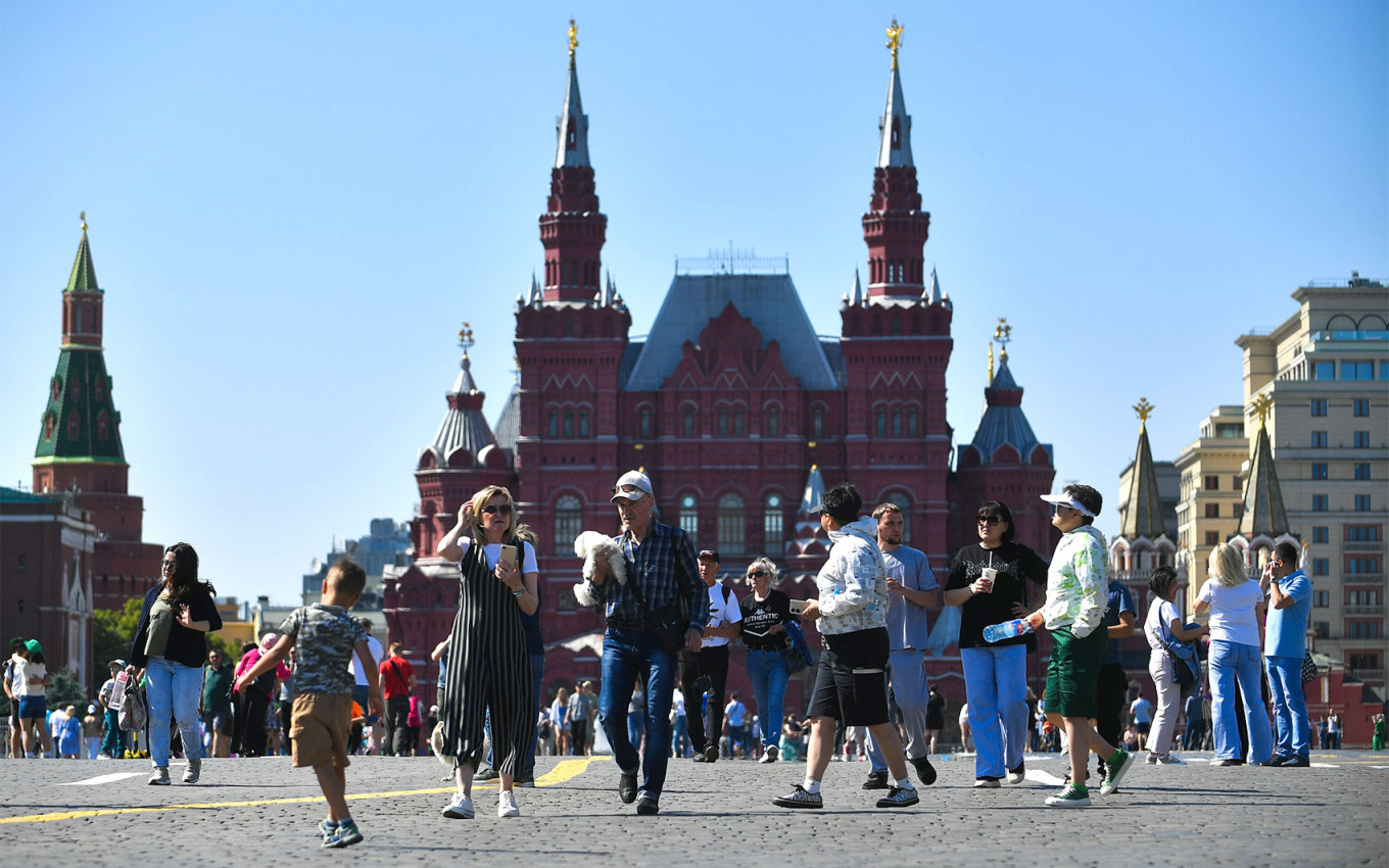 
					People on Red Square in Moscow.					 					Sergei Kiselev / Moskva News Agency				