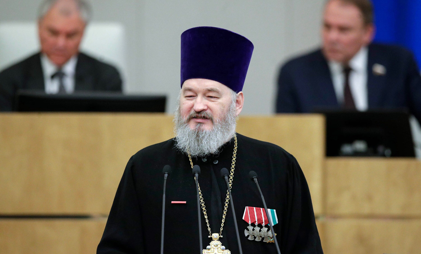  Archpriest Dmitry Vasilenkov speaks at the State Duma. duma.gov.ru 