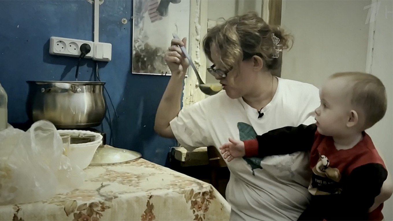 
					Alyona Yermilova in her house.					 					1tv.ru				