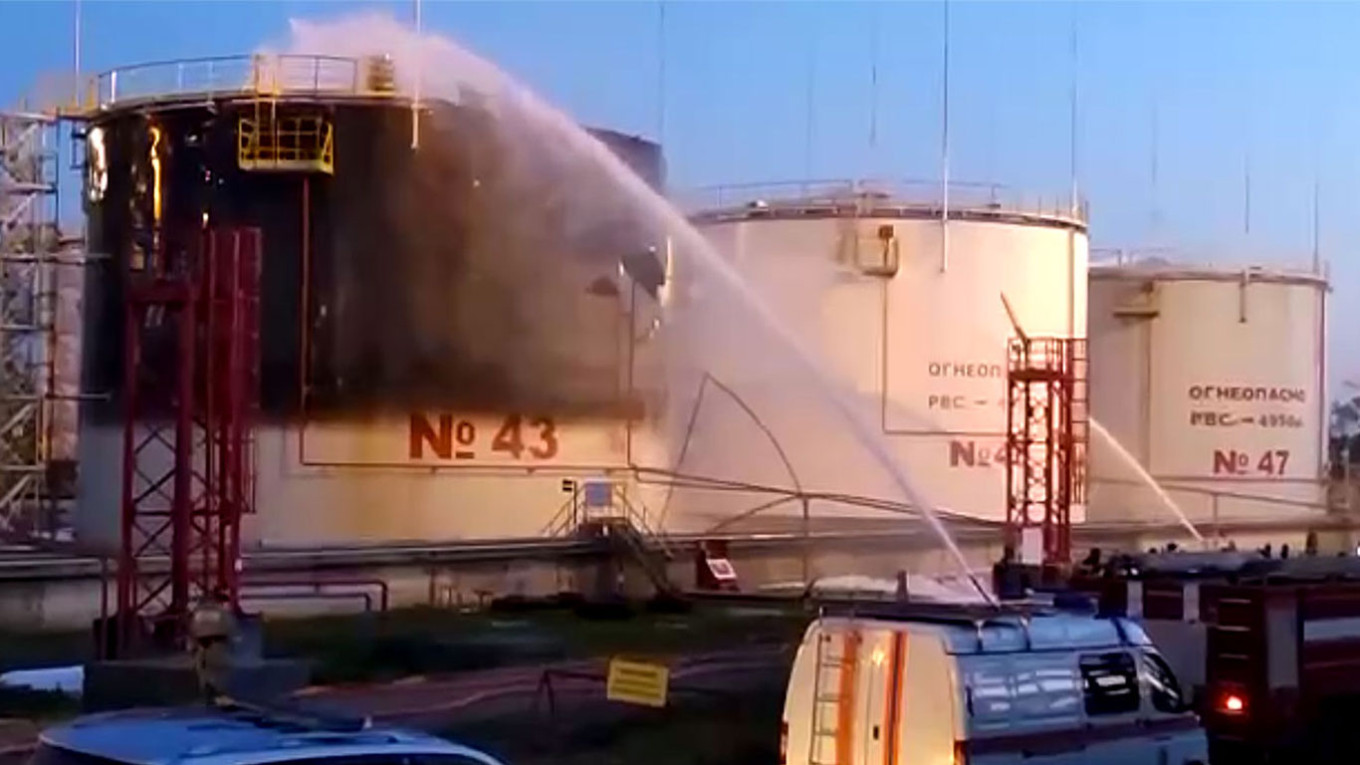 
					The aftermath of a fire at Russia's Ilsky oil refinery.					 					Veniamin Kondratiev / Telegram				