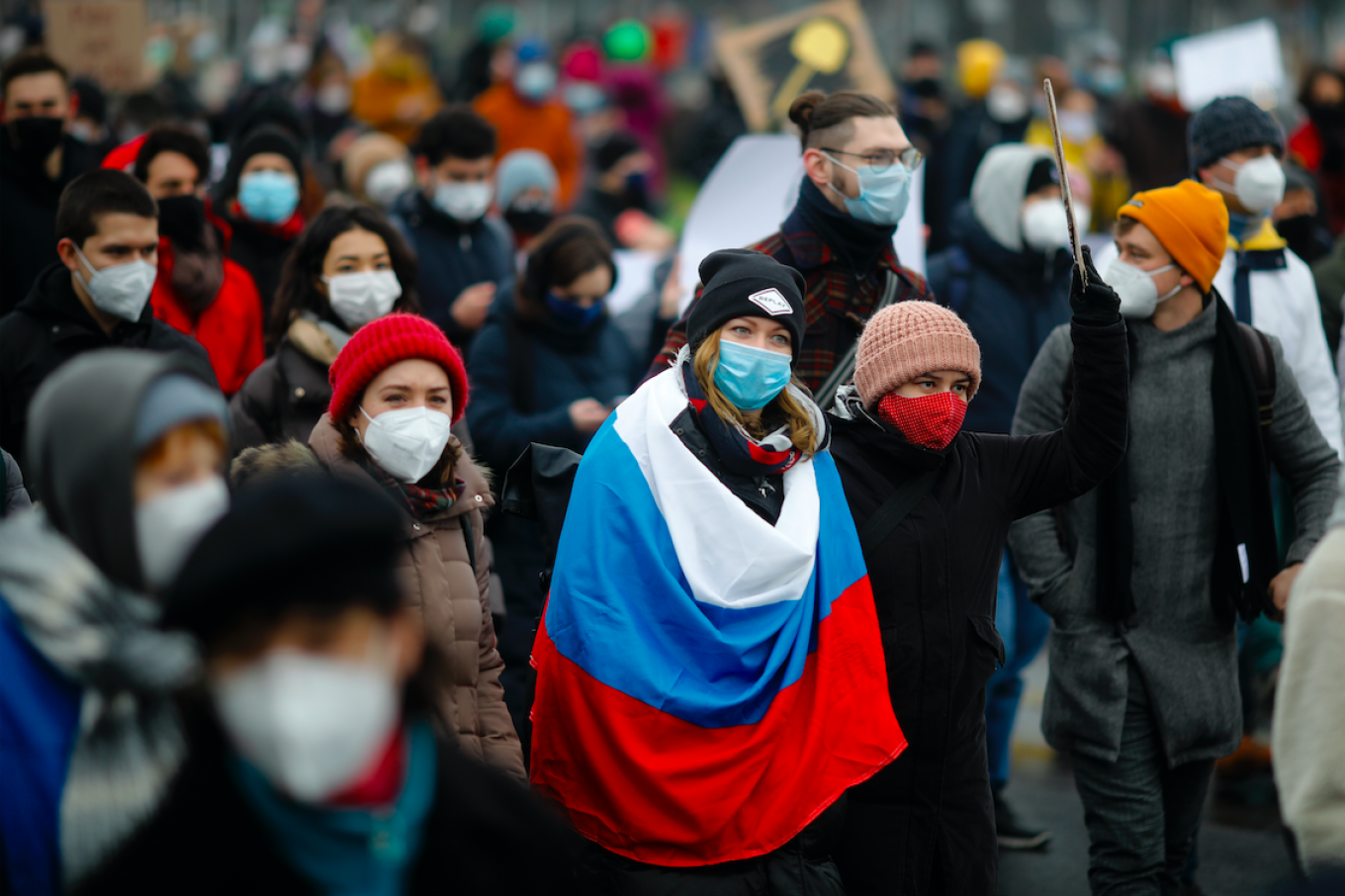 
					In Berlin, organizers said almost 3,000 came out to protest in support of Alexei Navalny — one of dozens of rallies organized by Russians living abroad.					 					AP / TASS				