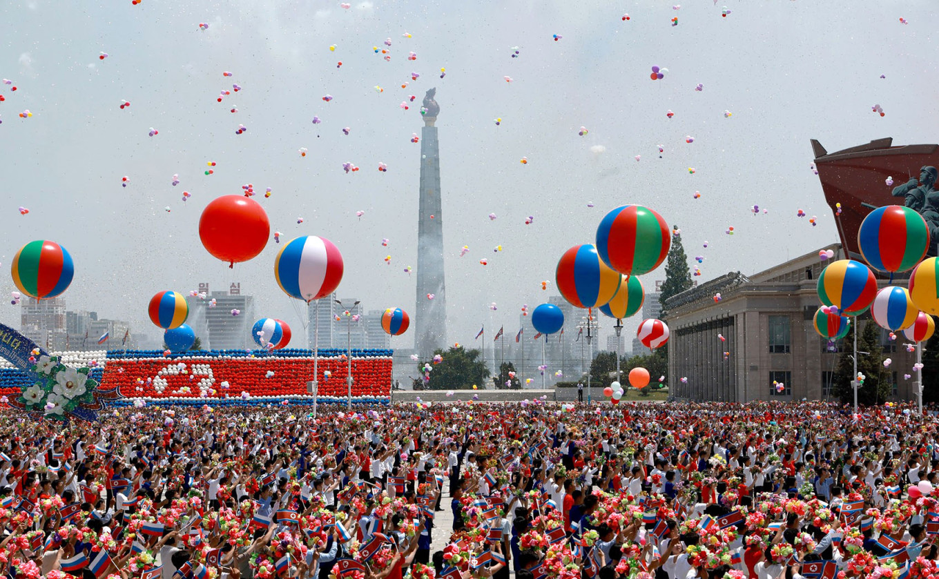 In Photos: North Korea Rolls Out the Red Carpet for Vladimir Putin