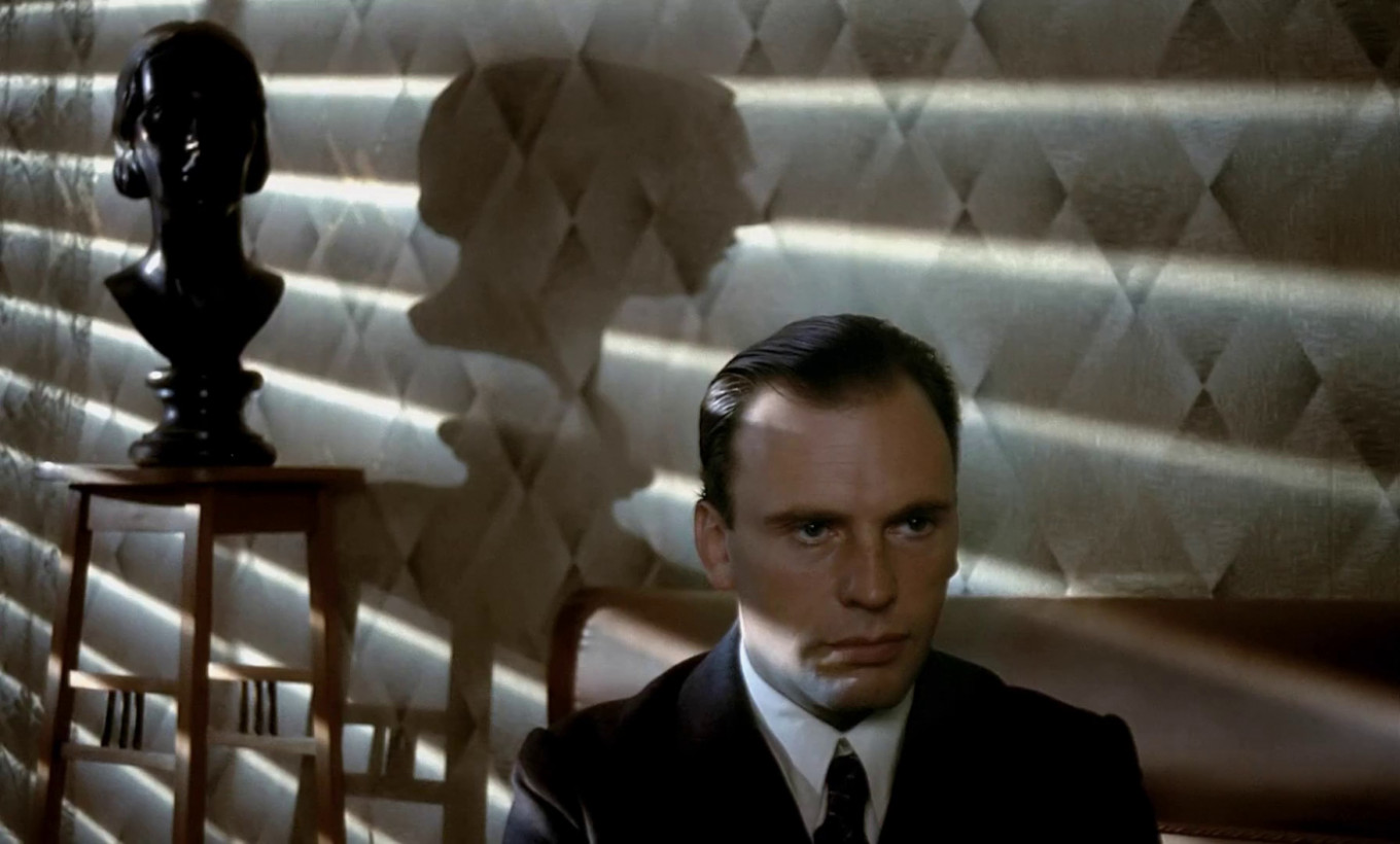 
					Bertolucci's 1970 classic 'The Conformist' deals with issues of politics and conscience.					 					YOUTUBE				