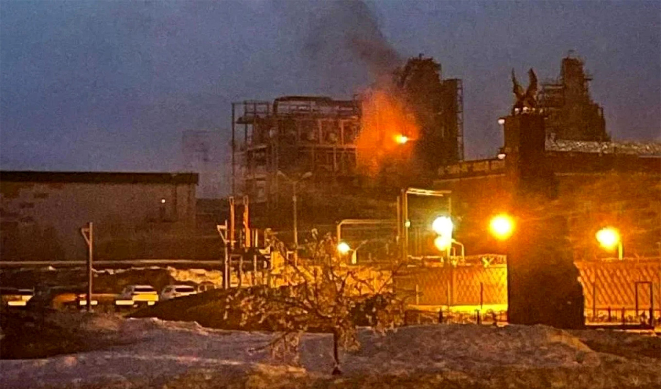 
					Burning oil refinery in Tatarstan.					 					Social media				