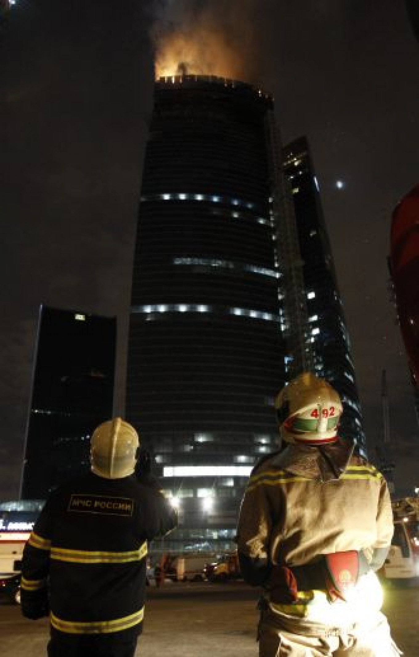 Firefighters Battle Towering Inferno in Moskva-City 