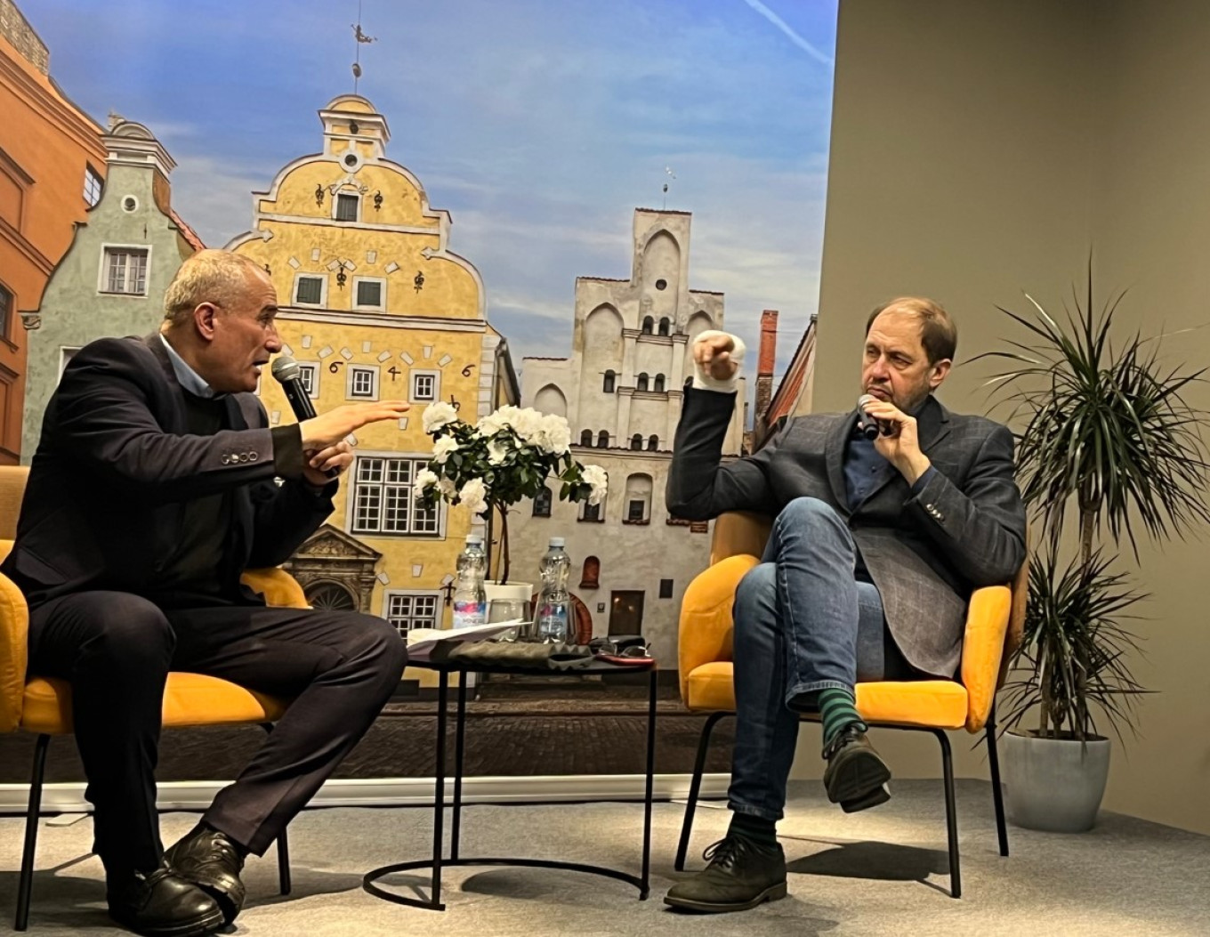 
					Yusuf Ruzimurodov and Kirill Nabutov at Media Hub in Riga, Latvia					 									