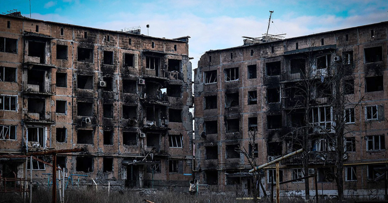 
					Houses in the town of Vuhledar after Russian shelling.					 					National Police of Ukraine				