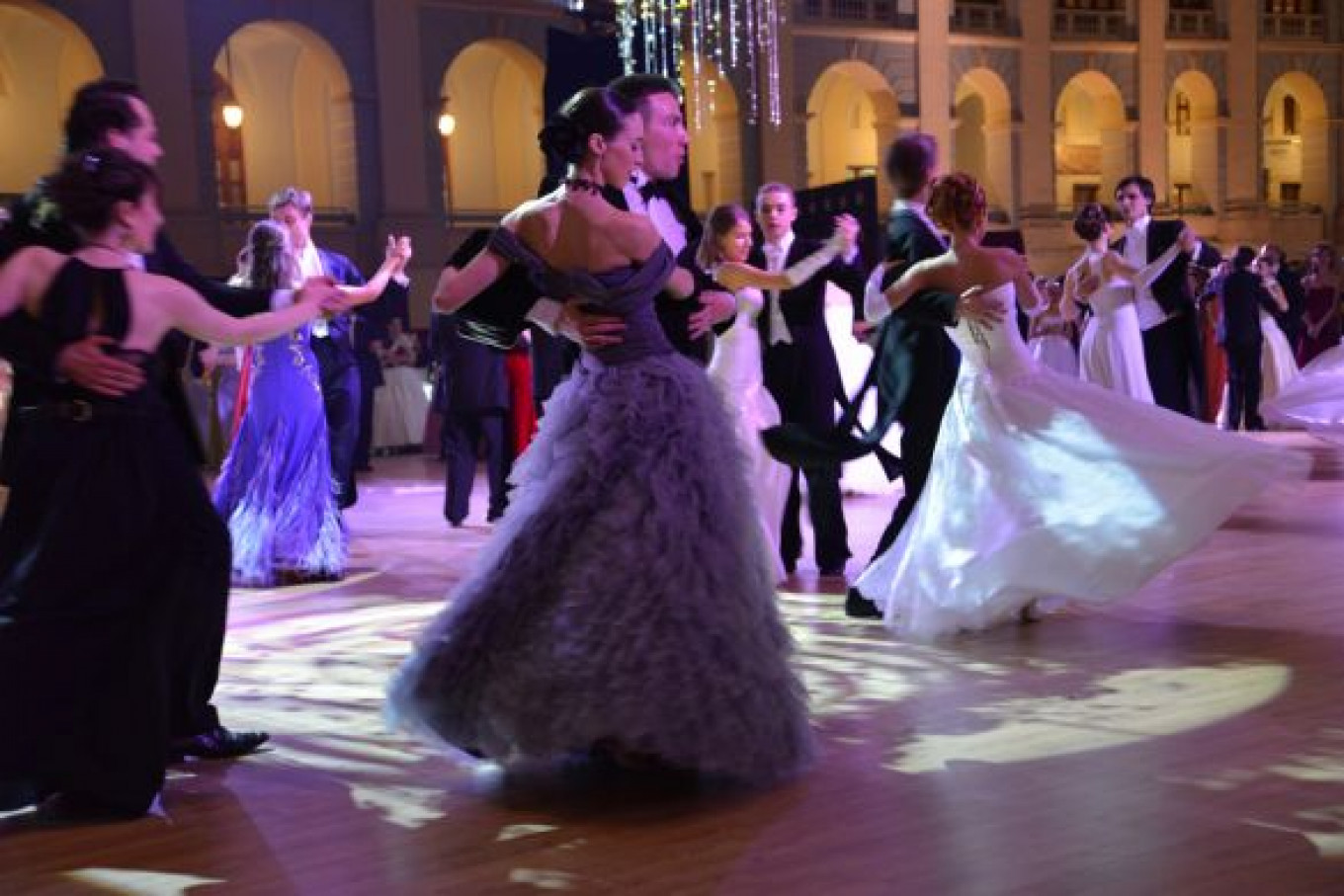 Viennese Ball Sweeps Into Russia's Capital