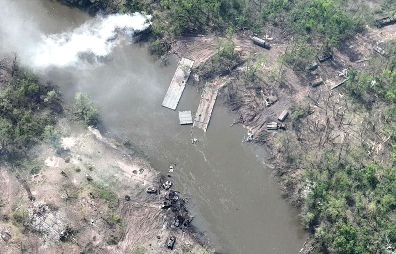 Destroyed Russian military equipment at Seversky Donets river crossing. General Staff of the Armed Forces of Ukraine