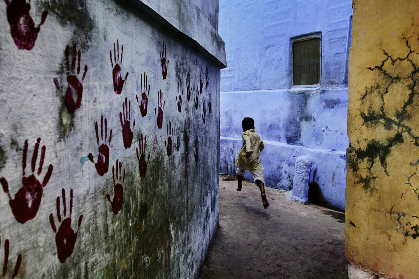 
					Boy in Mid-Flight. Jodhpur, Rajasthan, India. 2007					 					Steve McCurry				