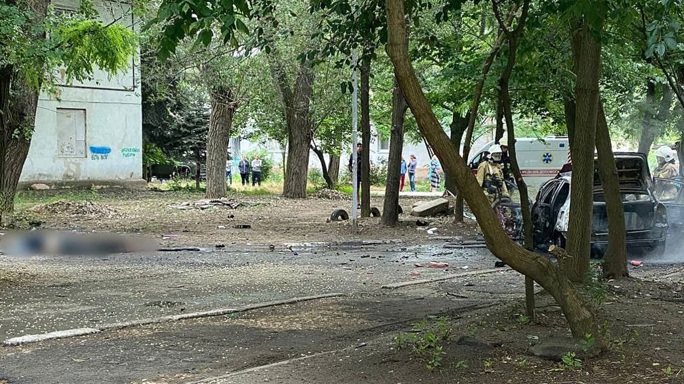 Car bomb kills Russia-sets civil servants in occupied Ukraine-institution