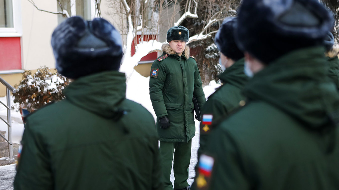 
					Gathering point of the Military Commissariat of Moscow.					 					Sophia Sandurskaya / Moskva News Agency				