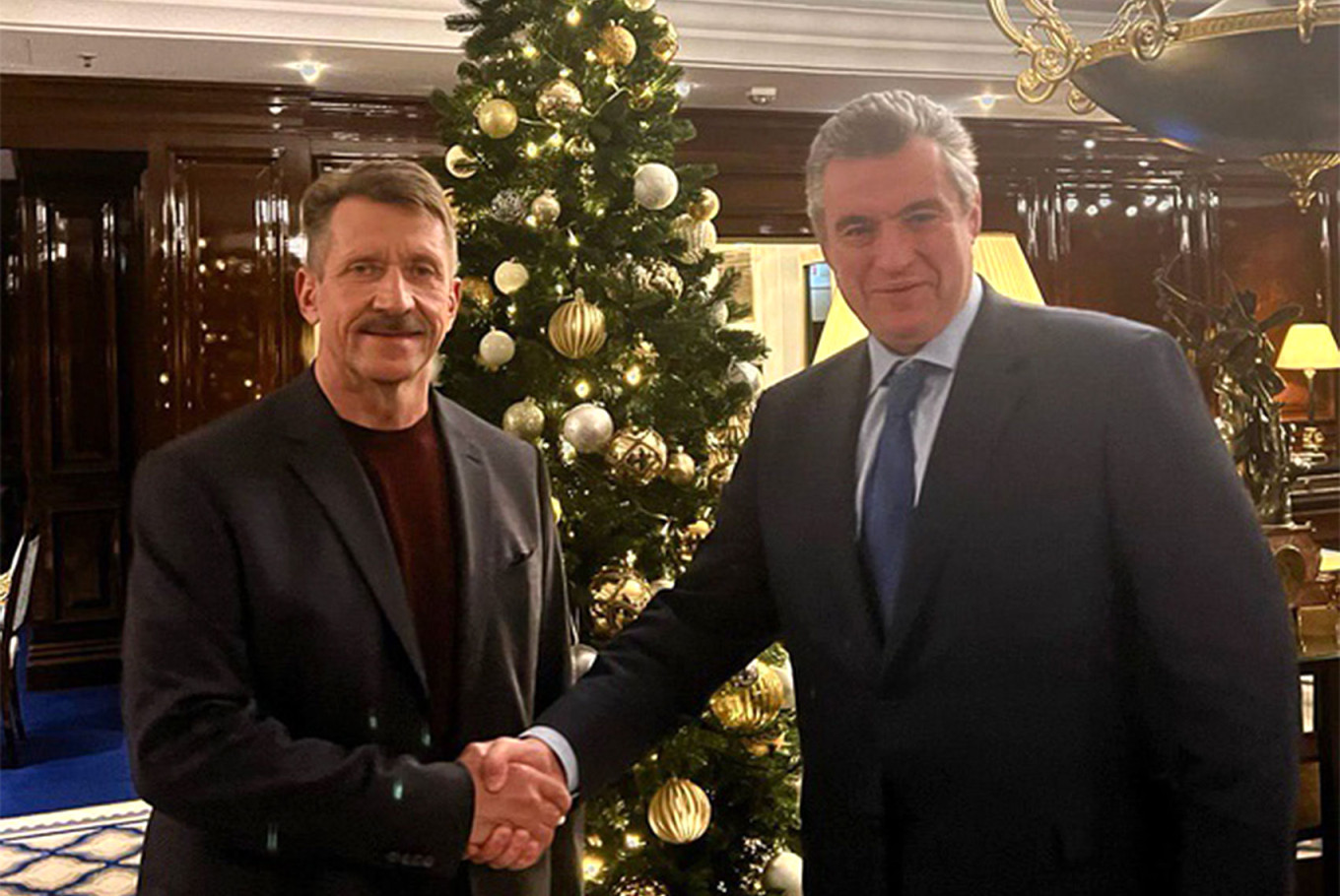 
					Viktor Bout (L) and LDPR leader Leonid Slutsky.					 					ldpr.ru				