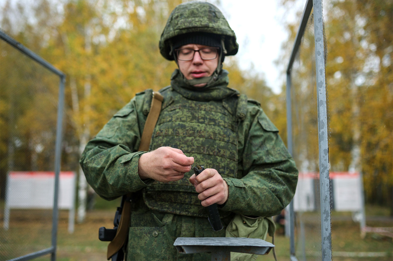 Russian Special Combat Women Soldier Action Figure