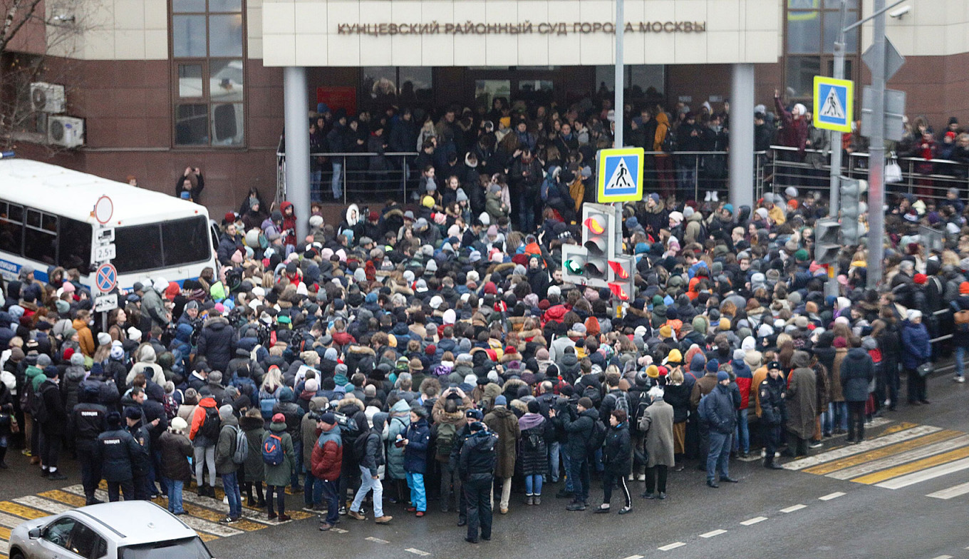 
					HSE students outside the court during the sentencing of Yegor Zhukov, accused of inciting extremism.					 					Andrei Nikerichev / Moskva News Agency				