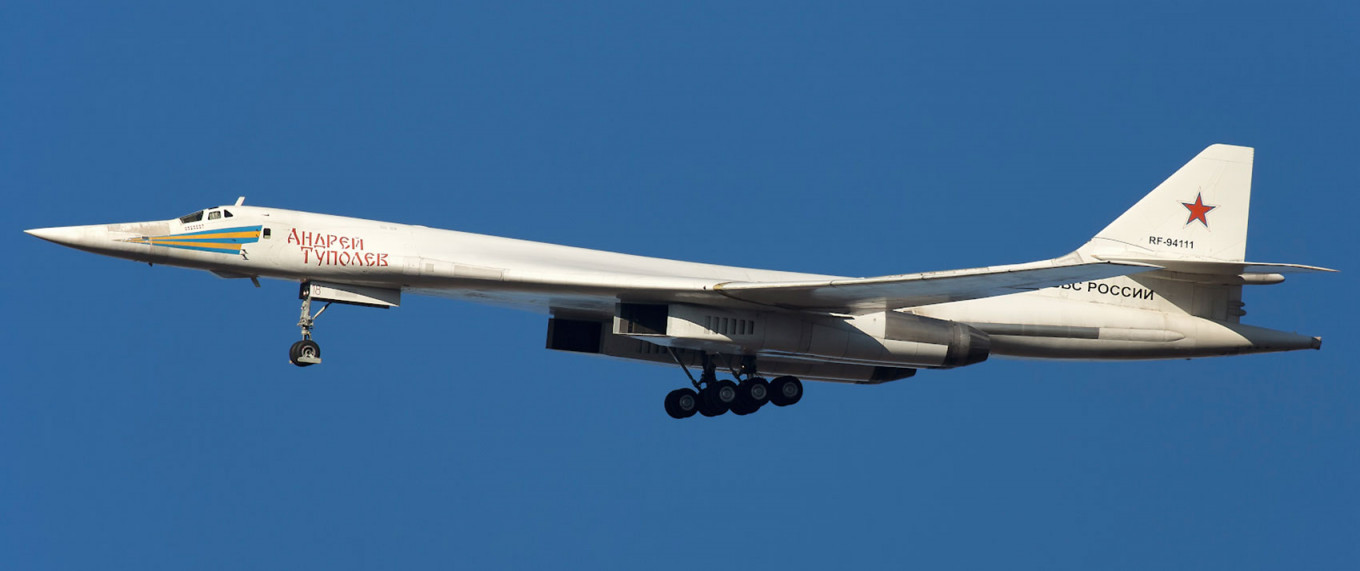 
					A Russian Tupolev Tu-160.					 					Andrei Shmatko (CC BY-SA 4.0)				