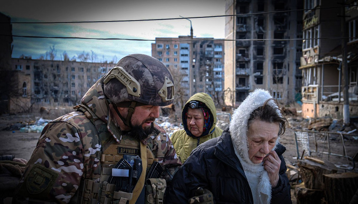 
					Ukrainian military evacuates civilians from Vuhledar in February 2024.					 					National Police of Ukraine				